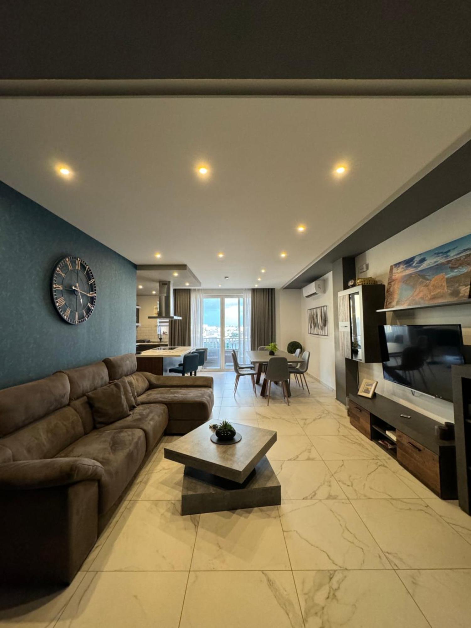 Designer 3 Bedroom And 3 Bathroom Apartment In Swatar Биркиркара Экстерьер фото