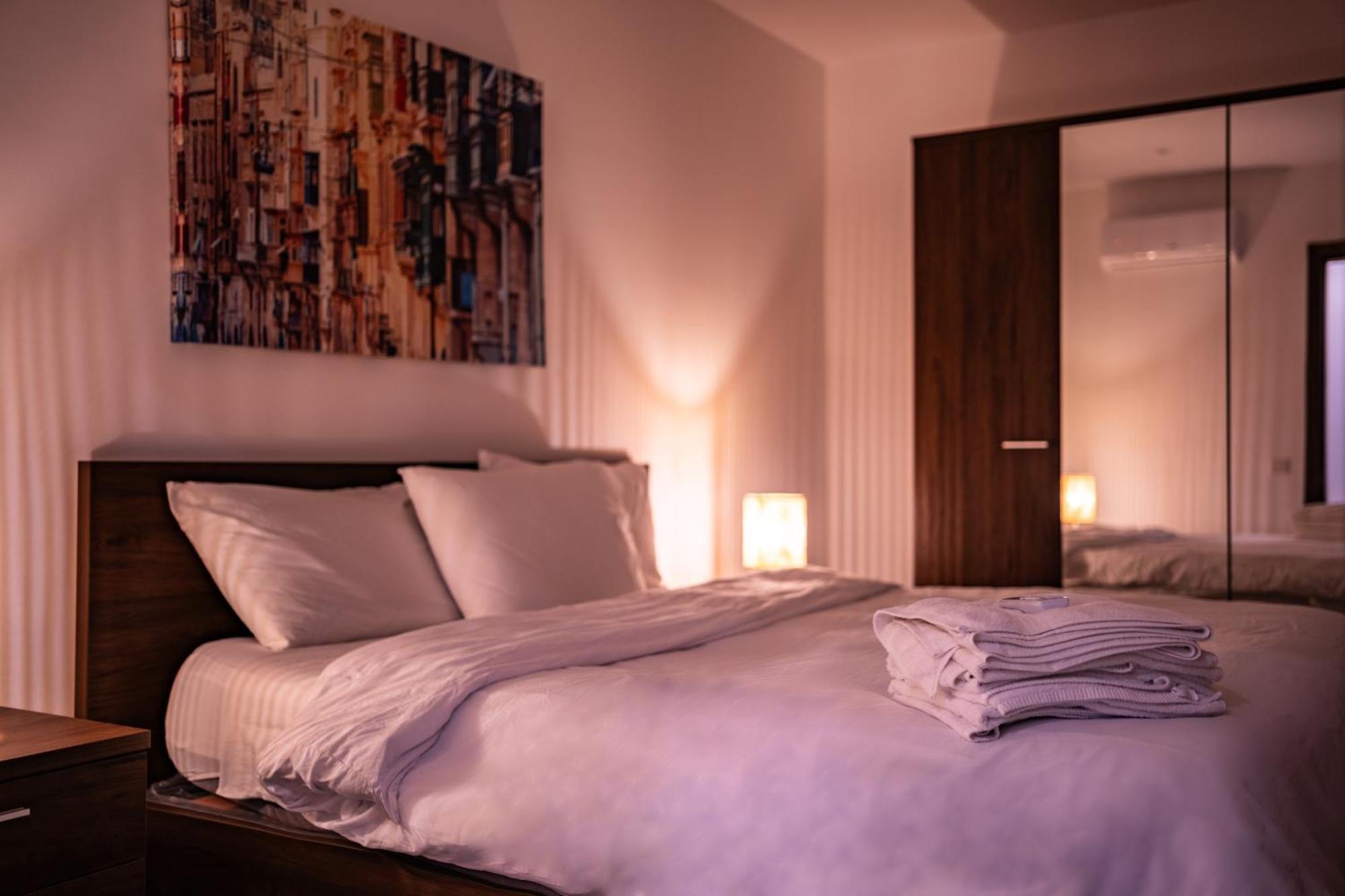 Designer 3 Bedroom And 3 Bathroom Apartment In Swatar Биркиркара Экстерьер фото
